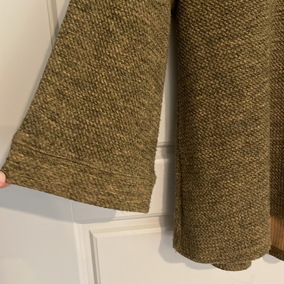 Anthropologie Mock Neck Green Pullover Sweater Bell Sleeve Button Detail - Picture 3 of 6